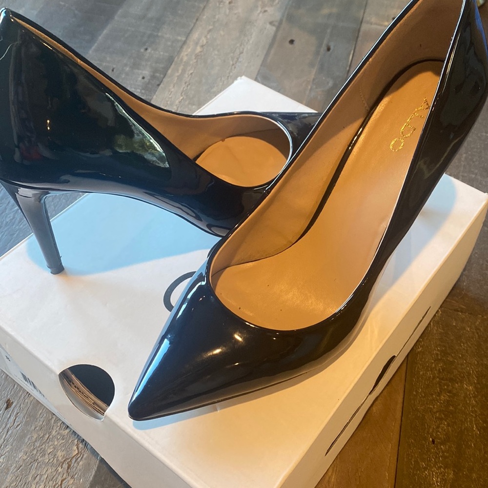 ALDO Navy Blue Patent Leather Pointed Toe Heels Size 8